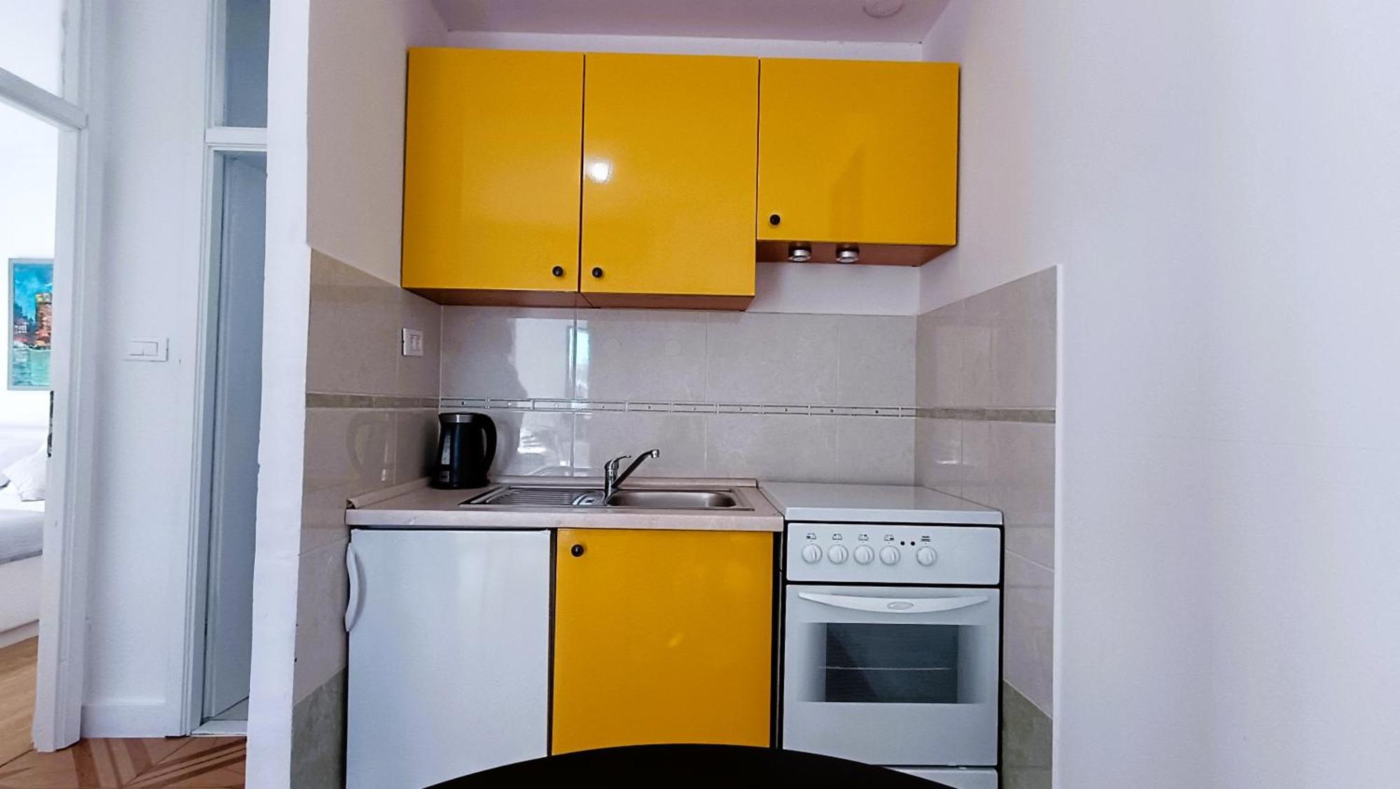 Apartments Ella Makarska Exterior foto